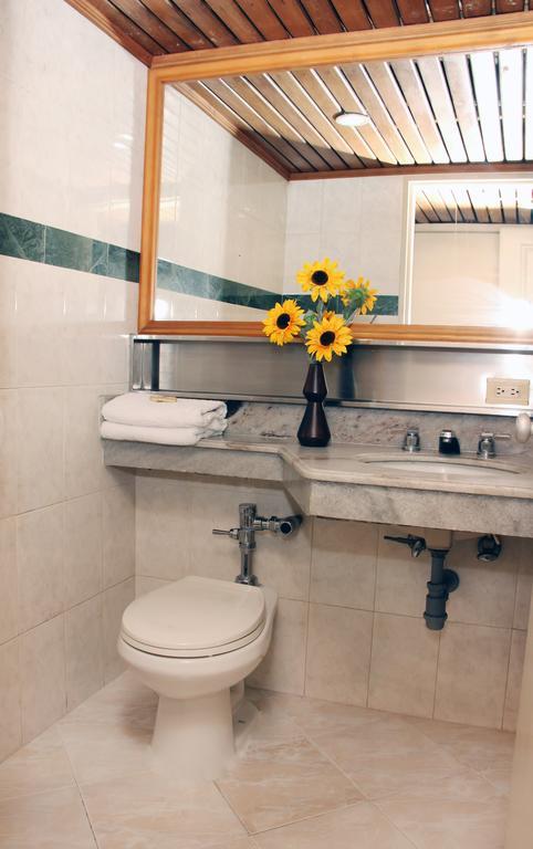 Ayenda 1235 Botero Hotell Medellín Eksteriør bilde