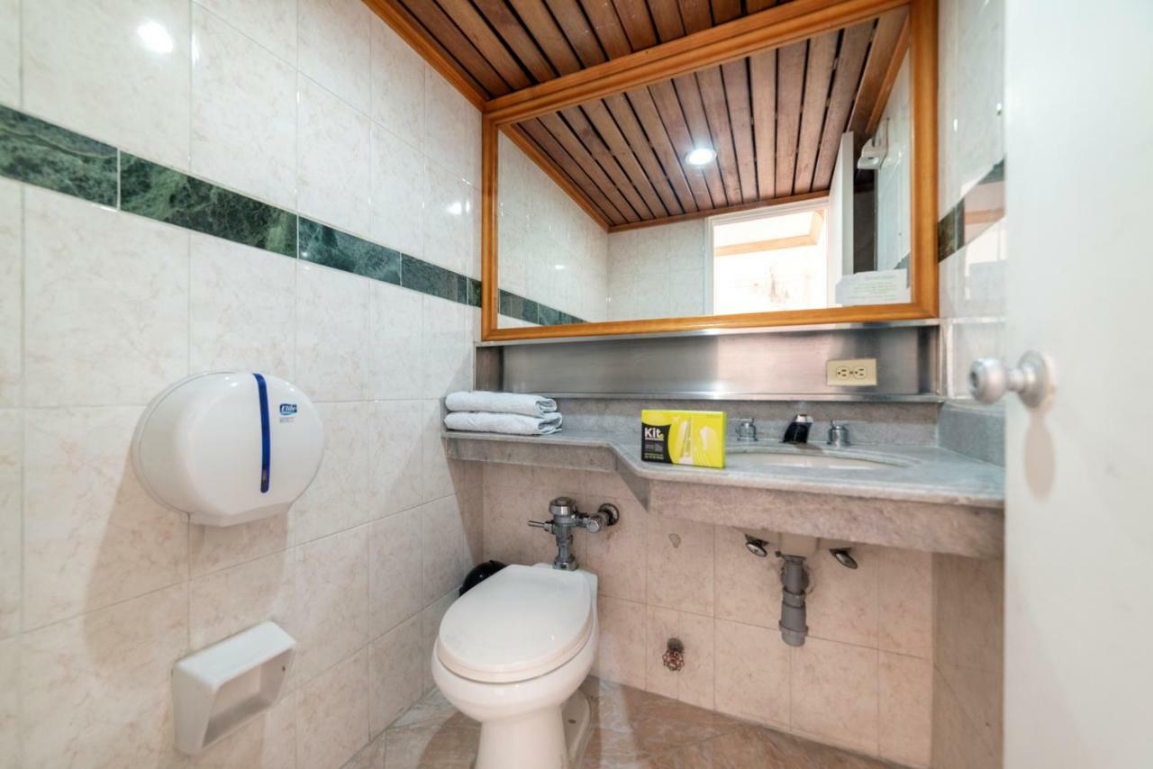 Ayenda 1235 Botero Hotell Medellín Eksteriør bilde